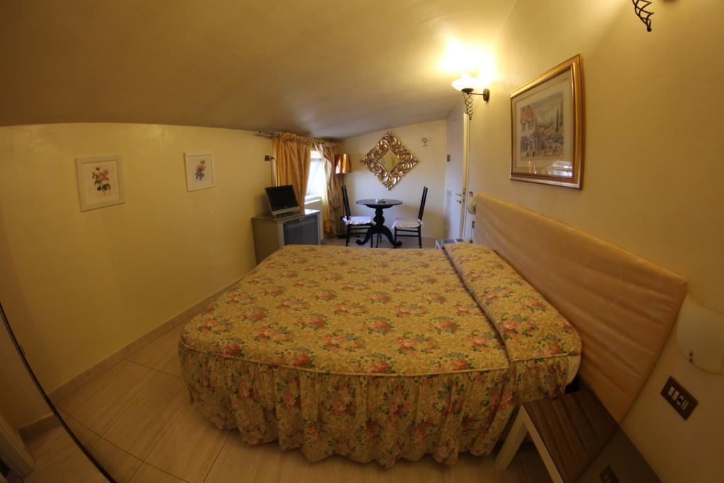 Europa Fiera Rho Hotel Room photo
